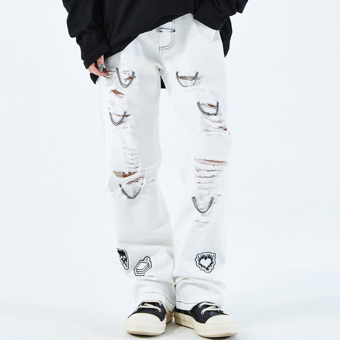 SKULL EMBROIDERY RIPPED STRAIGHT JEANS